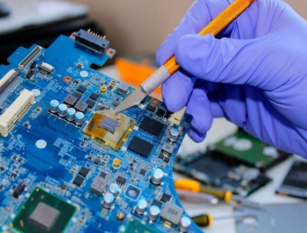 Laptop Anakart Onarımı: Uzman İpuçları ve Püf Noktaları  Laptop Anakart Onarımı: Adımlar ve Süreç Hakkında Bilmeniz Gerekenler