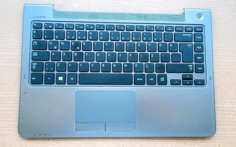 Samsung NP530U4C NP530U4B 15.6 inç Klavye Dahil Üst Kasa BA75-04039F